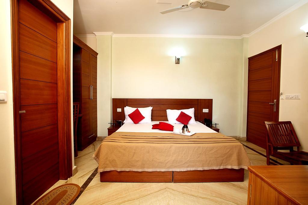 Indira International Inn Nuova Delhi Esterno foto