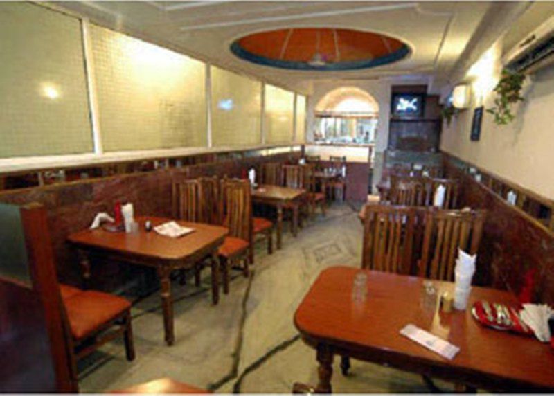 Indira International Inn Nuova Delhi Esterno foto