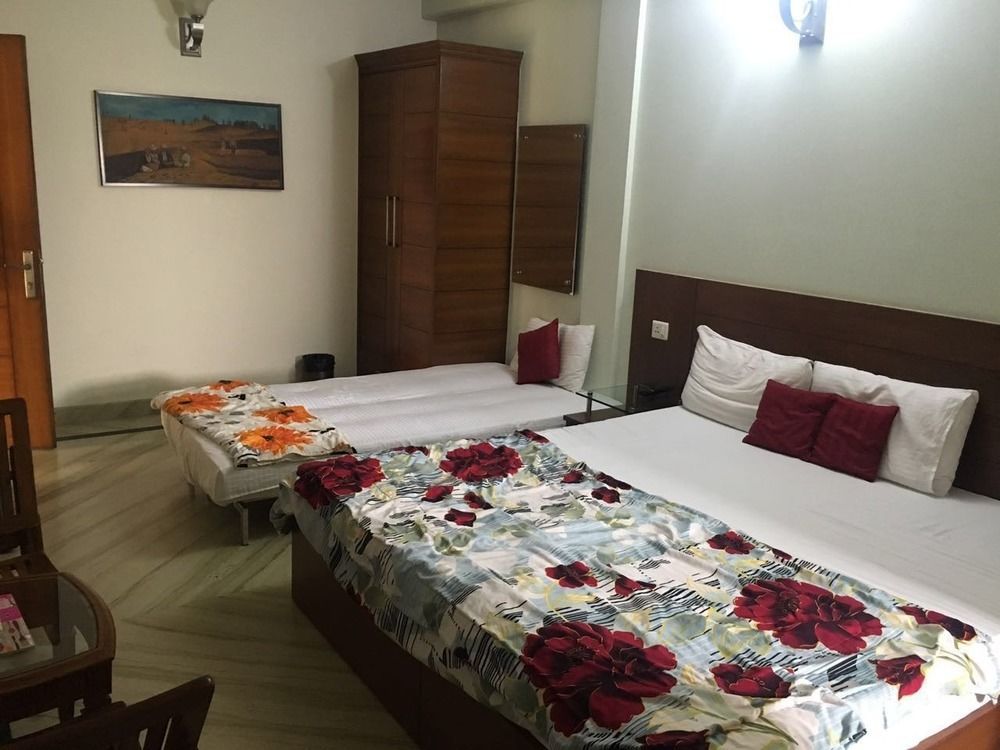 Indira International Inn Nuova Delhi Esterno foto